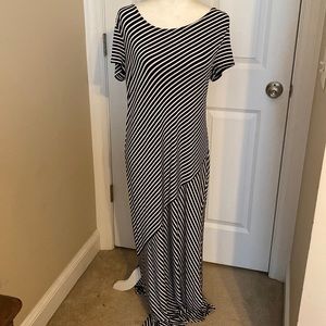 Chicos size 2 (12) travelers collection dress.